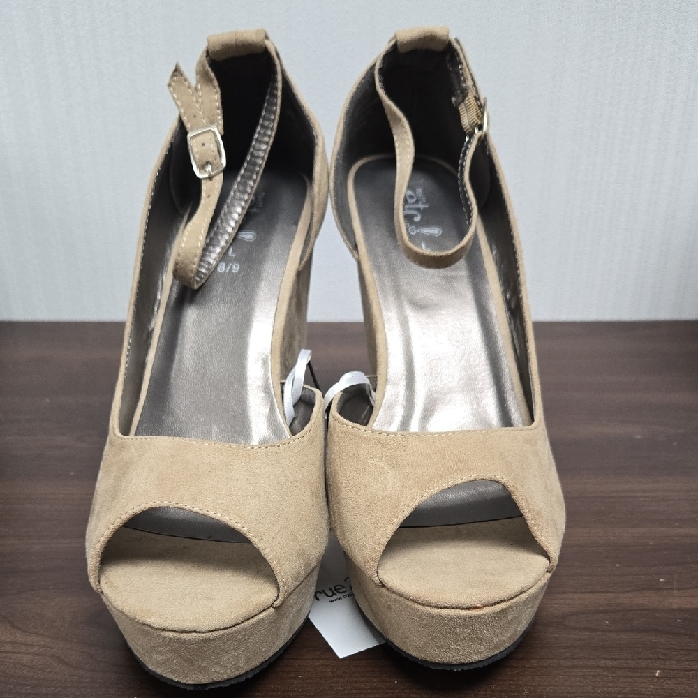 Rue 21 Size 8/9 Beige Greno Microfiber Wedge Peep Toe Sandals